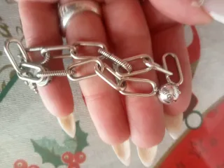 Pulsera Pandora y 2 charms aguacate y mano