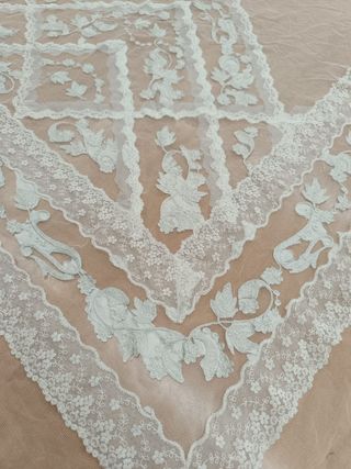 Delantal Fallera Tul Bordado Beige