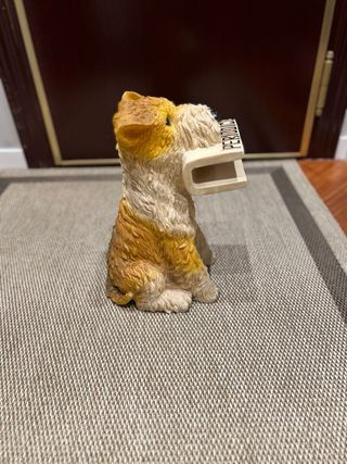 Figura detallada de perro a  tamaño real