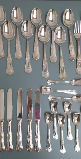 Cubertería italiana de metal plateado, 9 servicios