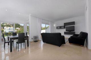 Casa adosada en venta en Benahavís