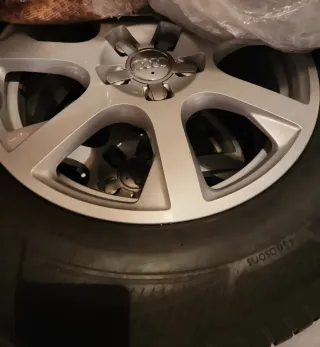 4 Llantas Audi Q5 17 pulgadas con neumaticos