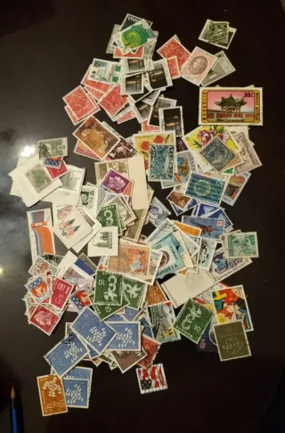 200 sellos internacionales: Francia, Suiza, Inglat