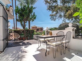 Piso en venta en Los Naranjos - Las Brisas en Marbella