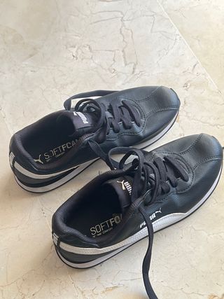 Zapatillas Puma Negras y Blancas