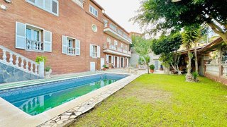 Chalet en venta en Sant Vicenç dels Horts