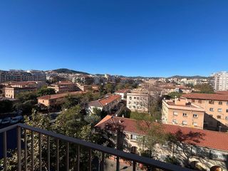 Piso en venta en Navas en Barcelona