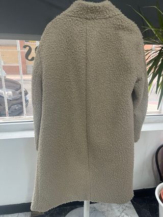 Abrigo beige Cortefiel talla M