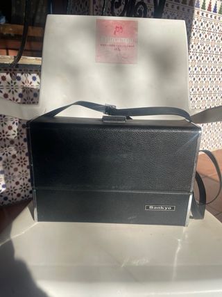 Cámara Super 8 Sankyo con estuche