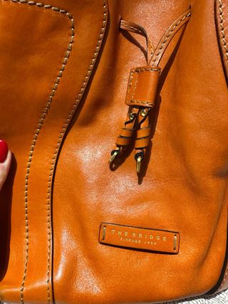 Borsa The Bridge bucket in pelle arancione