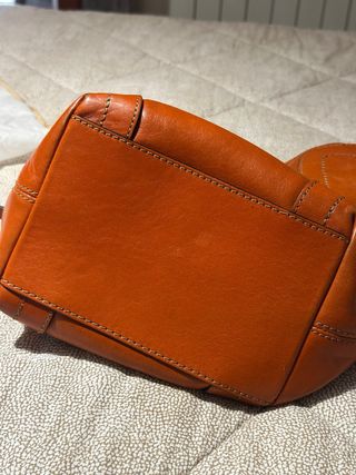 Borsa The Bridge bucket in pelle arancione
