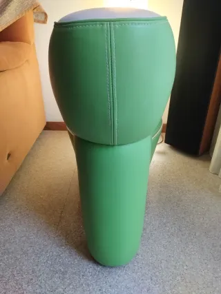 Sillón tacón aguja piel sintética