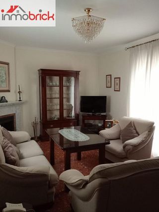 Casa adosada en venta en Lucena