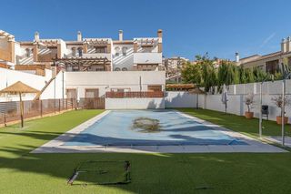Casa pareada en venta en Cenes de la Vega