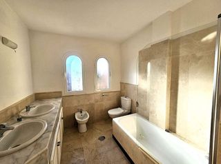 Casa pareada en venta en Calahonda en Mijas