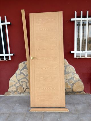 Puerta interior de roble