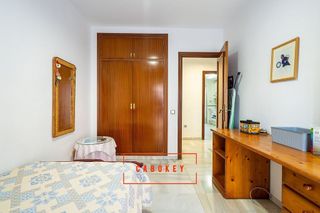 Piso en venta en San Luis en Almería