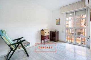 Piso en venta en San Luis en Almería