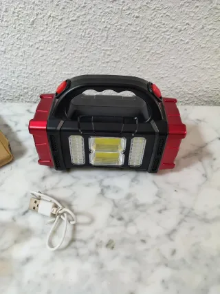 Linterna Solar y Recargable LED