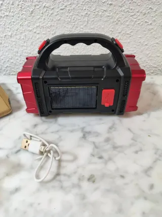 Linterna Solar y Recargable LED