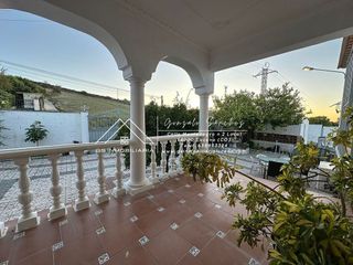 Chalet en venta en Lucena