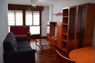 Casa adosada en venta en Medina de Pomar