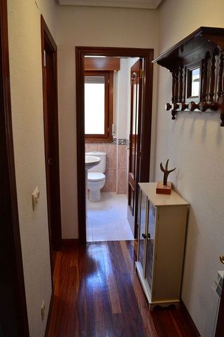 Casa adosada en venta en Medina de Pomar