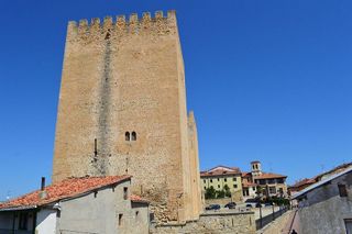 Casa adosada en venta en Medina de Pomar