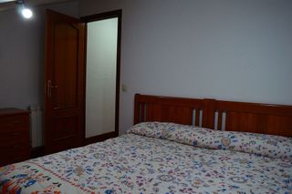 Casa adosada en venta en Medina de Pomar