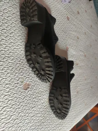 Botines negros tipo ante