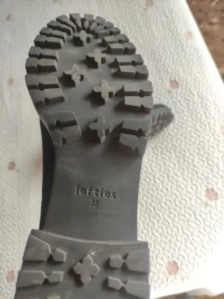 Botines negros tipo ante