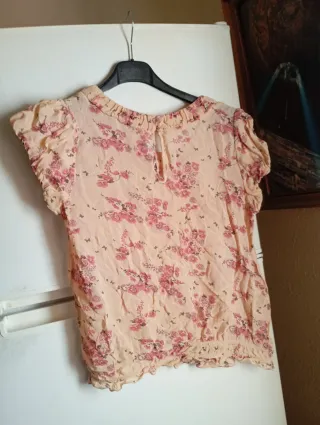 Blusa floral rosa y beige