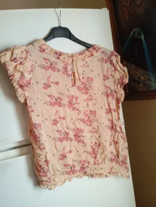 Blusa floral rosa y beige