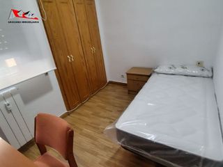 Piso en venta en Hospital - Parque sur en Albacete