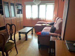 Piso en venta en El Polígono en Gijón