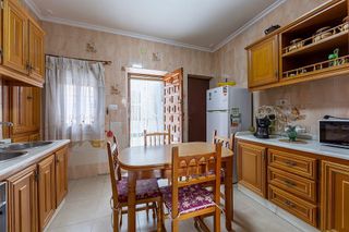 Casa adosada en venta en Viator