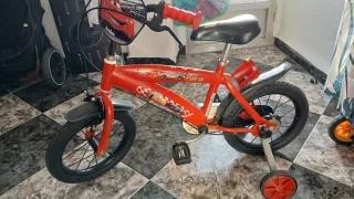 Bicicleta Cars 14 con ruedines