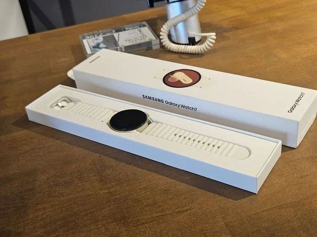 SAMSUNG WATCH 7 40MM (L300) CREMA