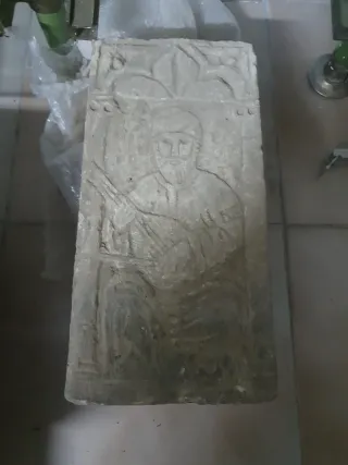 Baldosa antigua labrada