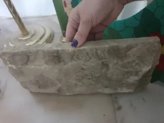 Baldosa antigua labrada