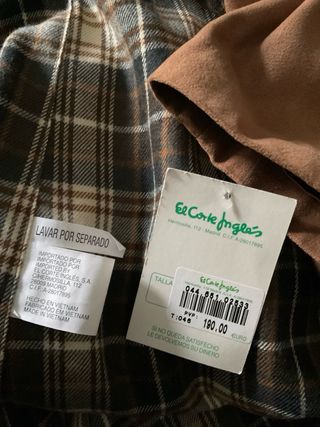 Abrigo Delgado Marrón con Cuello de Pelo