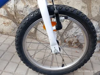 Bicicleta infantil BTWIN azul