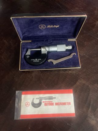 Estuche Micrómetro Mitutoyo 0-25mm sin extrenar