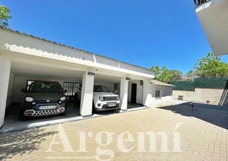 Chalet en venta en Palau-solità i Plegamans