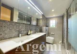 Chalet en venta en Palau-solità i Plegamans