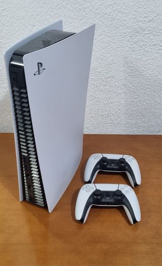 PlayStation 5 Digital 825GB + 2 Mandos