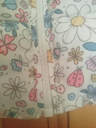 Chaleco acolchado floral