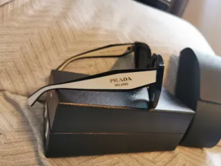 Gafas de sol Prada negras