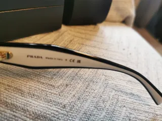 Gafas de sol Prada negras