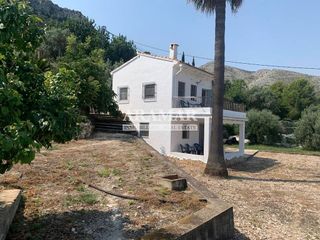 Chalet en venta en Pego